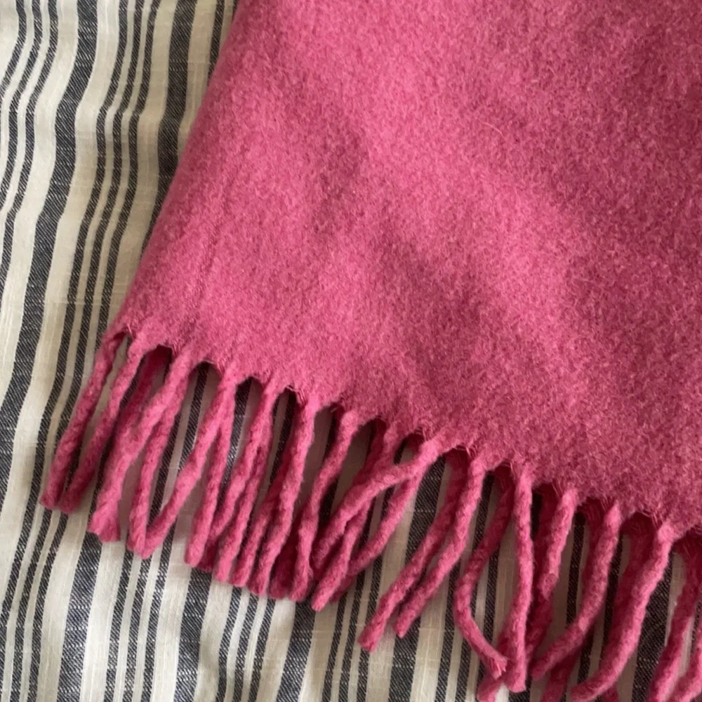 Beautiful BCBGMAXAZRIA pink wool blend midi skirt with fringe detail 6